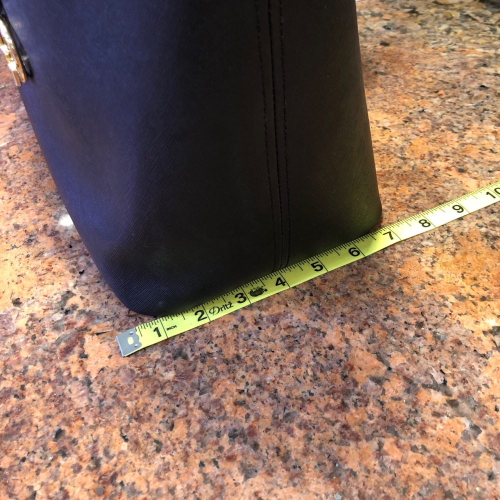 Pristine Large Michael Kors Tote - image 7